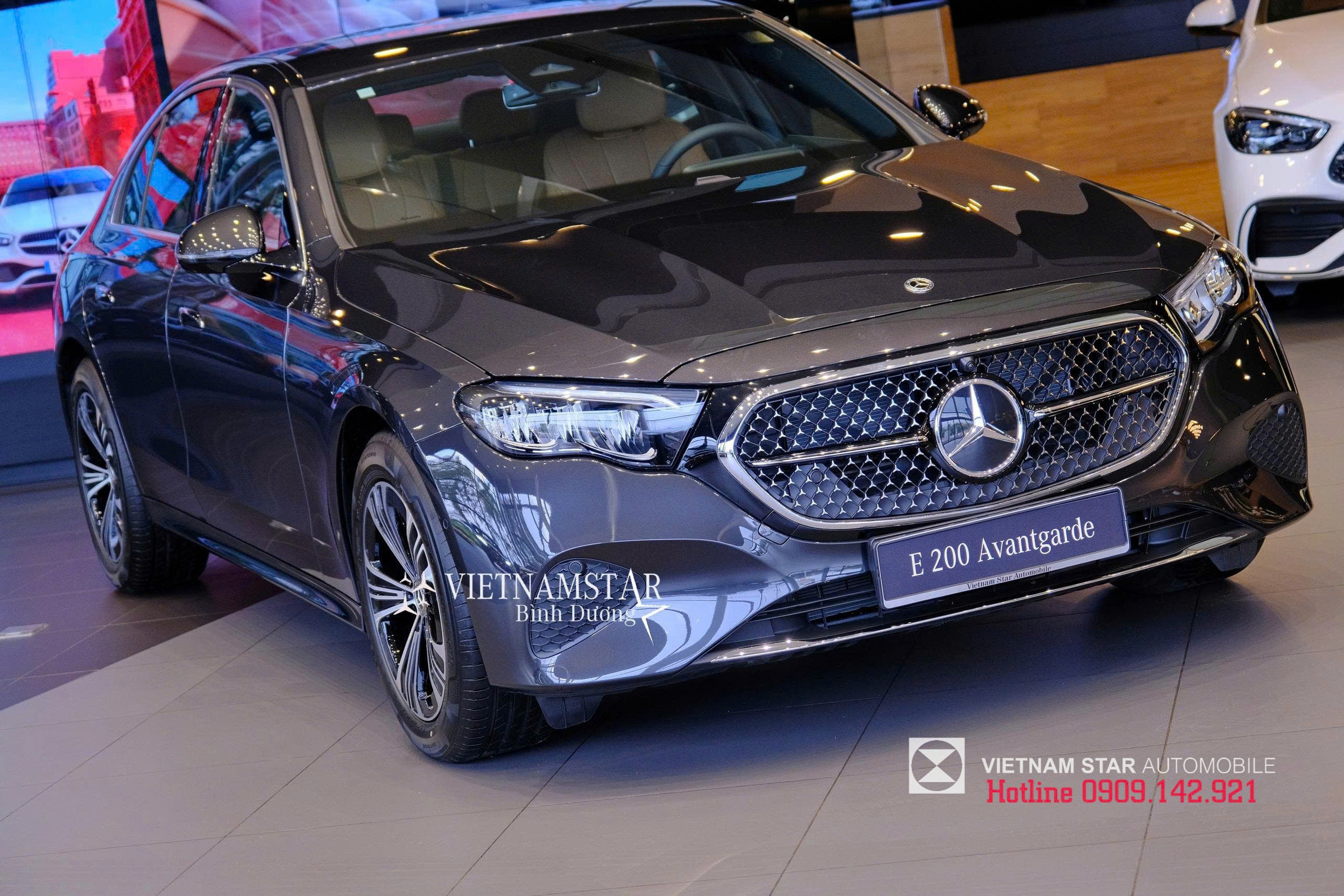 Cận cảnh Mercedes E200 Avantgarde mới nhất tại showroom
