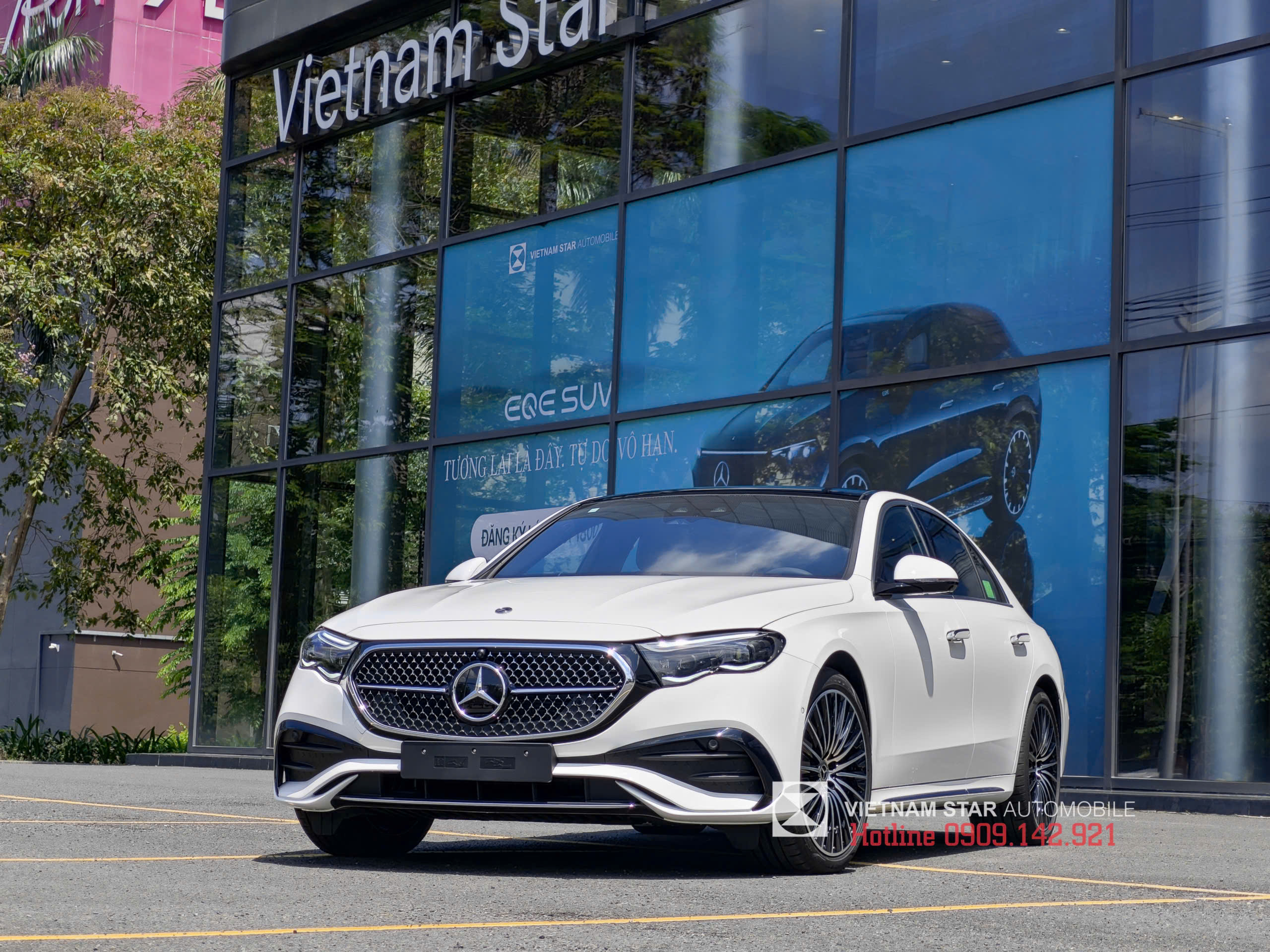 hình ảnh mercedes e 300 2025 màu đen obsidian mâm 20 inch đa chấu