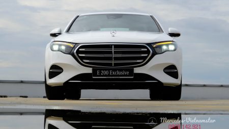 Ngoại thất màu trắng tinh khôi của Mercedes E200 Exclusive All New.