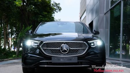 Ngoại thất xe Mercedes E300 AMG All New màu đen Obsidian sang trọng