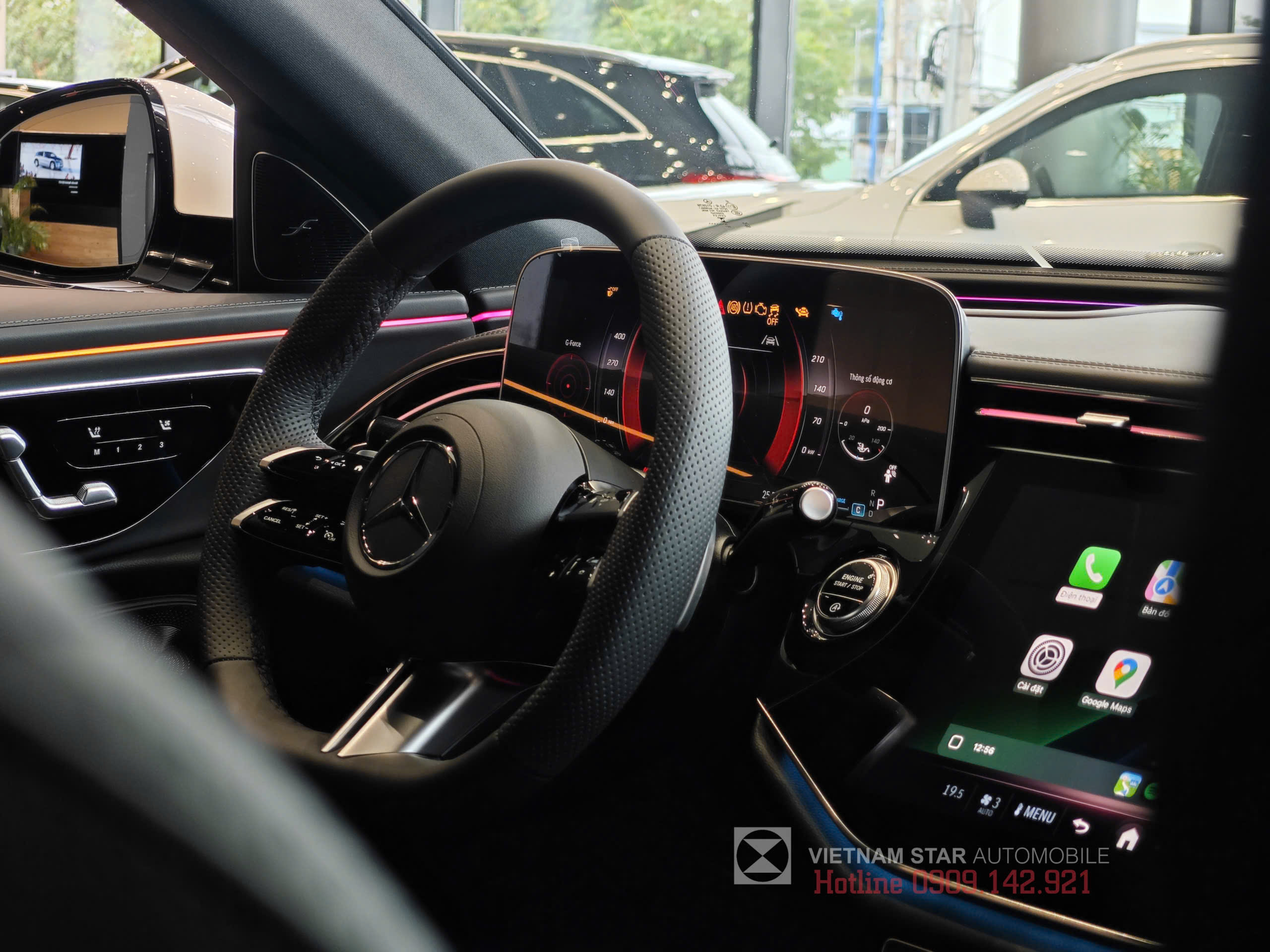 vô lăng thể thao đa chức năng bọc da nappa và các nút cảm ứng trên e300 all new 2025