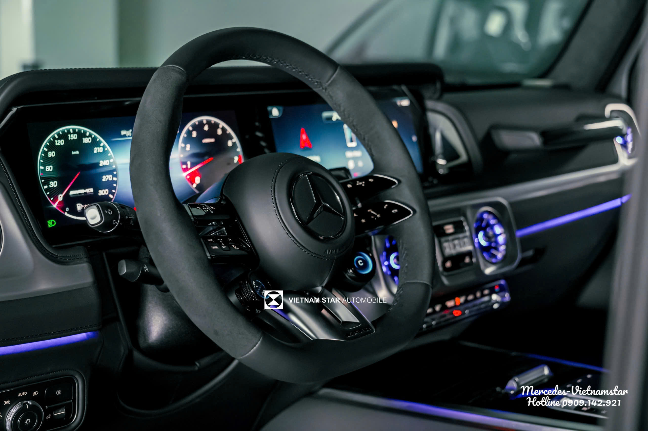 Vô lăng thể thao AMG Performance steering wheel bọc da Nappa cao cấp trên G63.