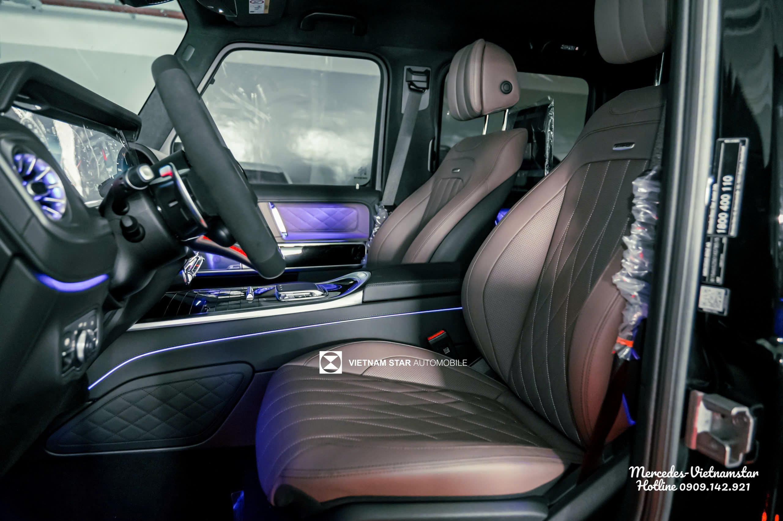 Ghế ngồi bọc da Nappa thượng hạng sang trọng bên trong cabin xe AMG G63.