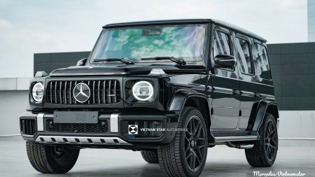 Lưới tản nhiệt nan dọc chrome đặc trưng trên dòng xe AMG G63 cao cấp.