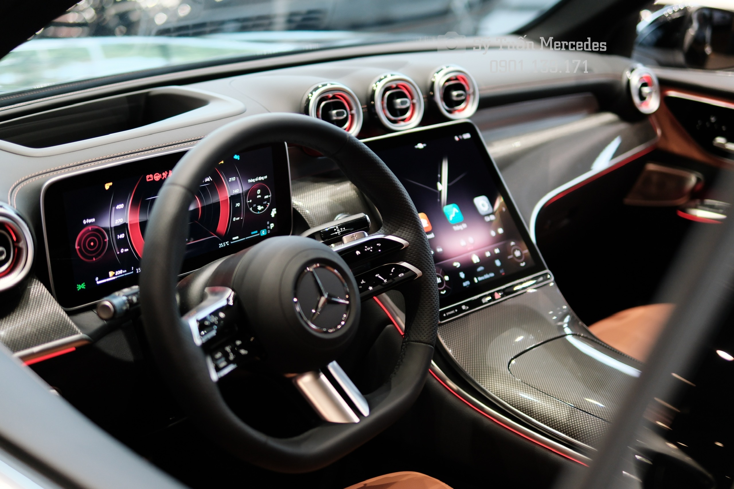 nội thất mercedes c300 2025 bọc da artico/nappa và ốp gỗ sồi hoặc carbon