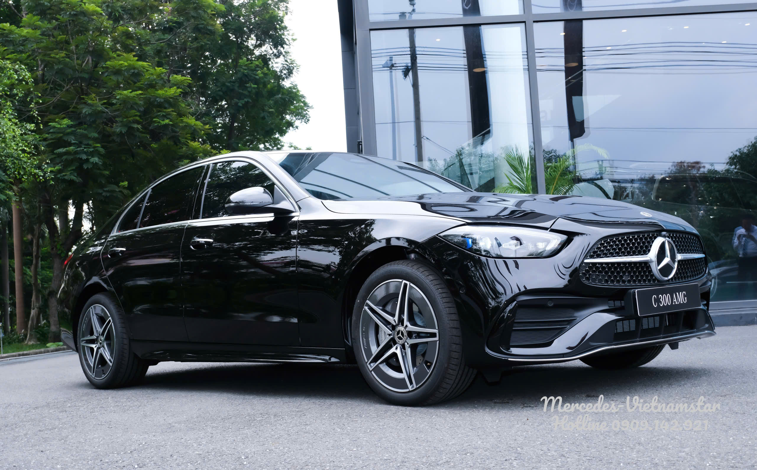 Hệ thống đèn pha Digital Light C300 AMG màu Đen
