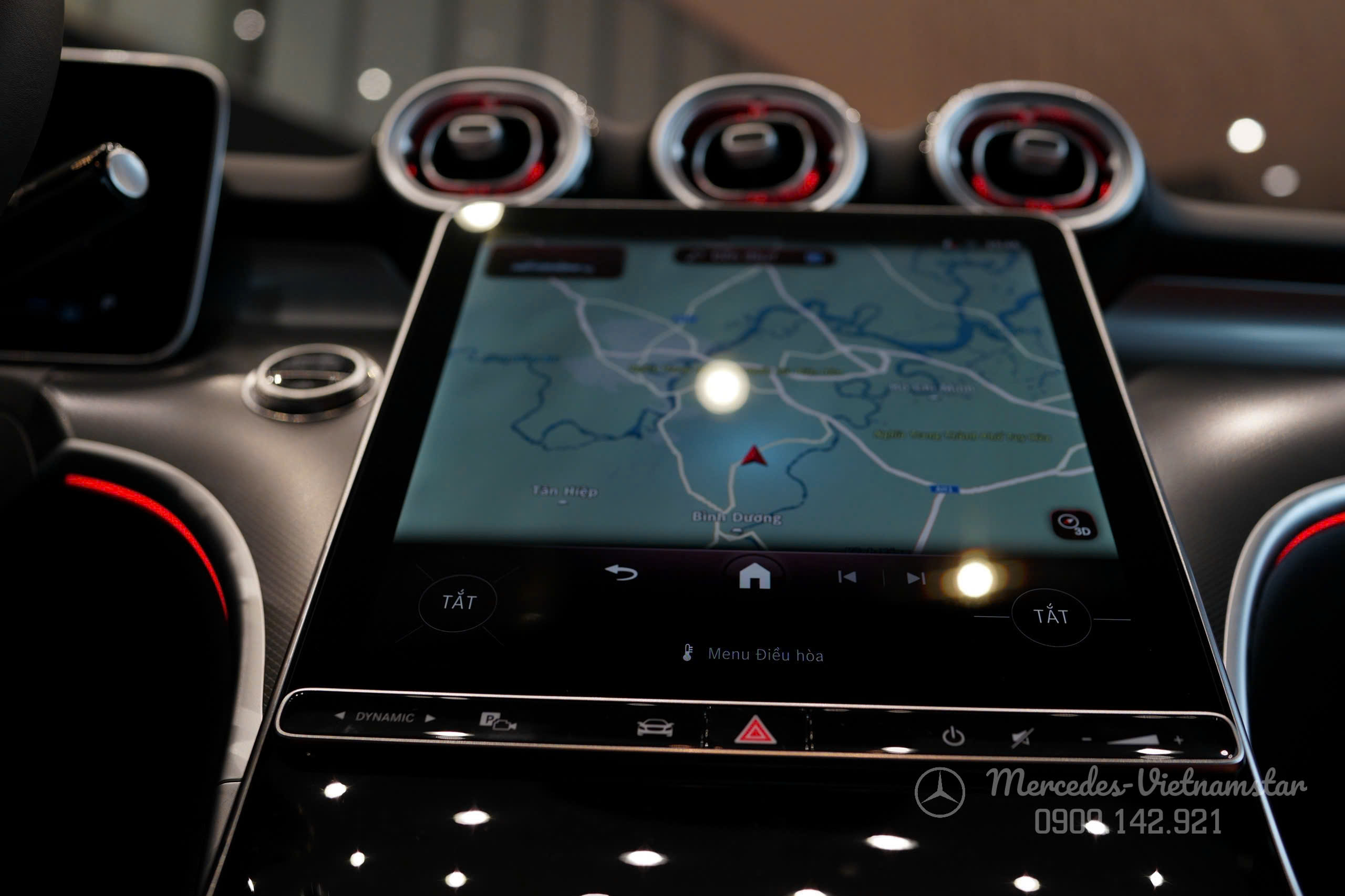 Màn hình trung tâm Mercedes C200 Avantgarde 11.9 inch cảm ứng MBUX thế hệ mới.