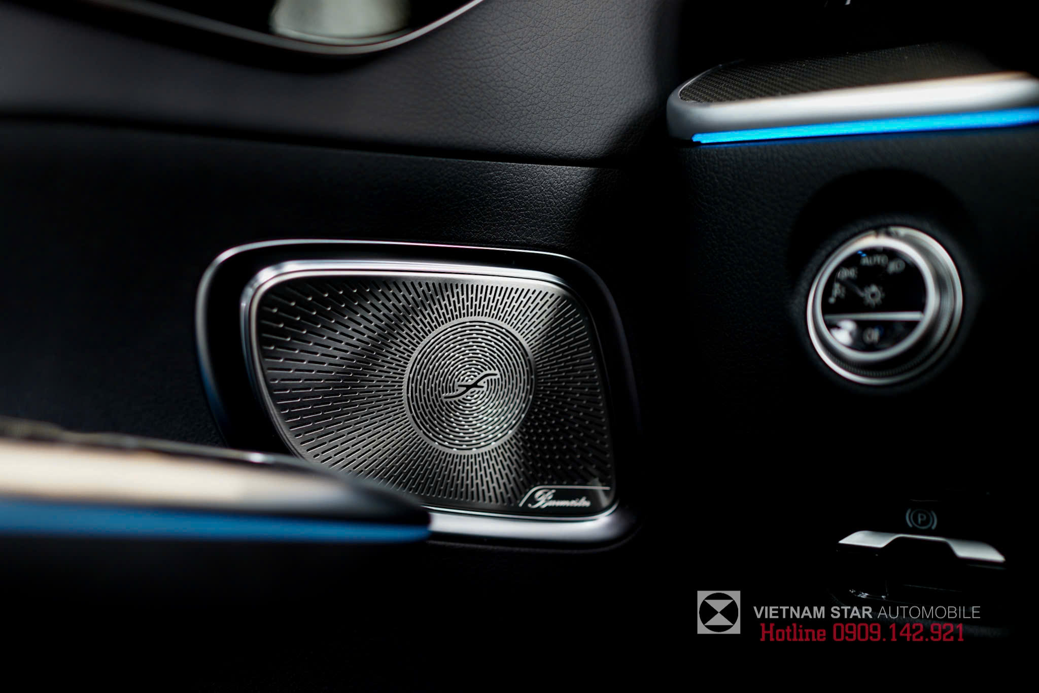 Hệ thống âm thanh vòm Burmester 3D (nếu trang bị) trên Mercedes C 300