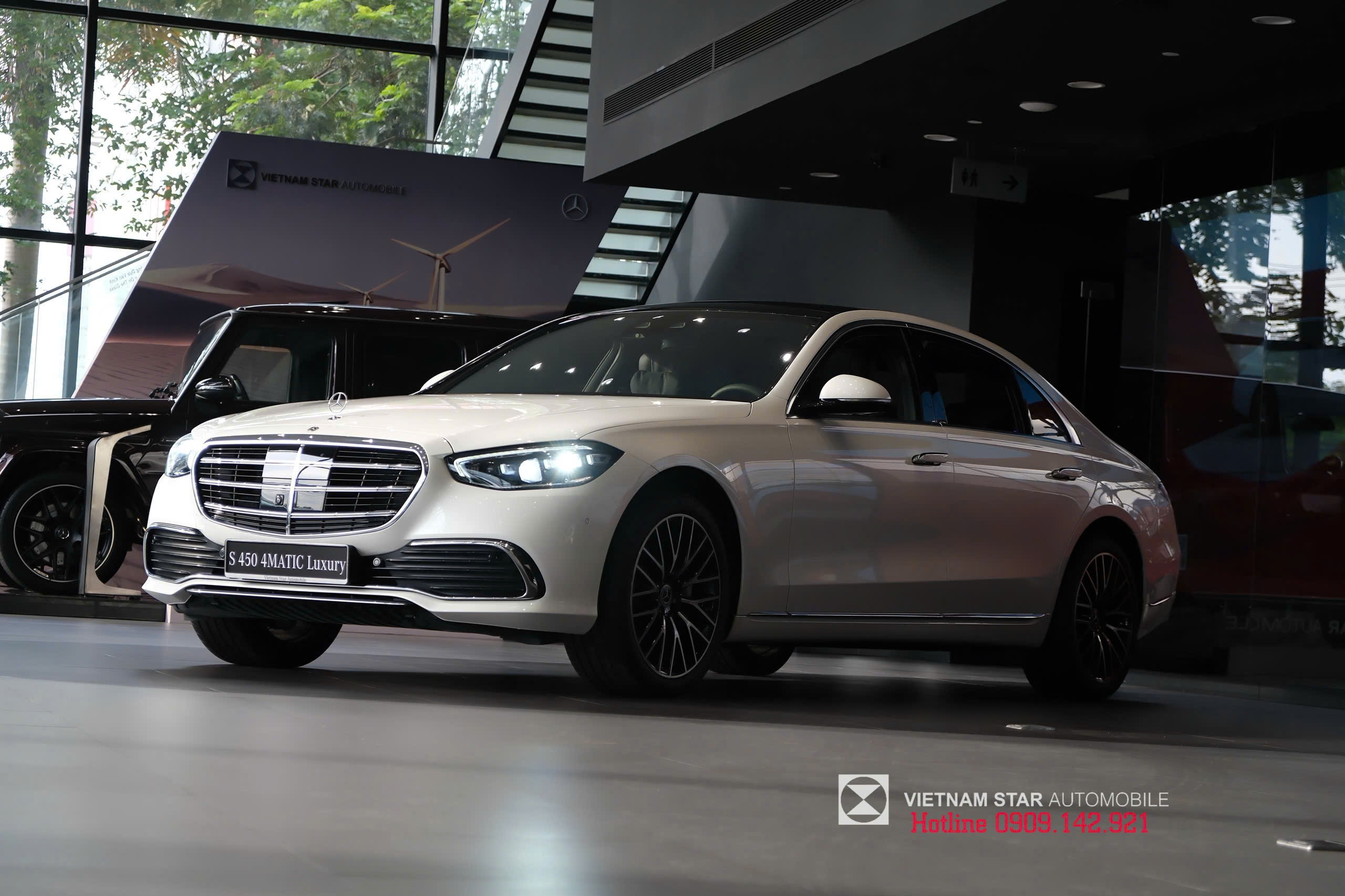 lưới tản nhiệt s450 luxury mạ chrome sáng bóng với các thanh ngang tinh tế