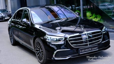 Cụm đèn hậu LED dạng tinh thể pha lê trên Mercedes S450 Luxury màu Đen