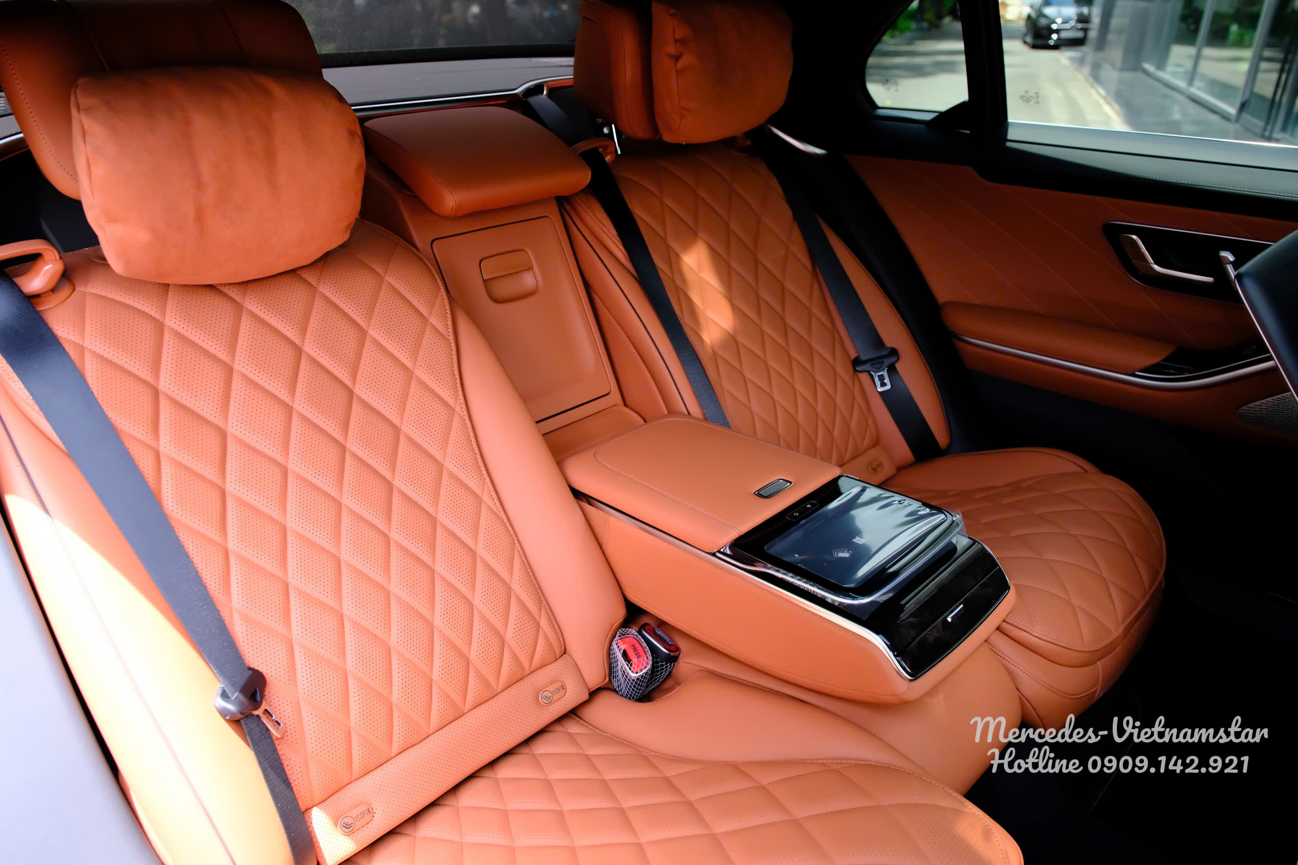 Không gian xa hoa của Mercedes S450 Luxury nội thất màu Nâu đắt giá