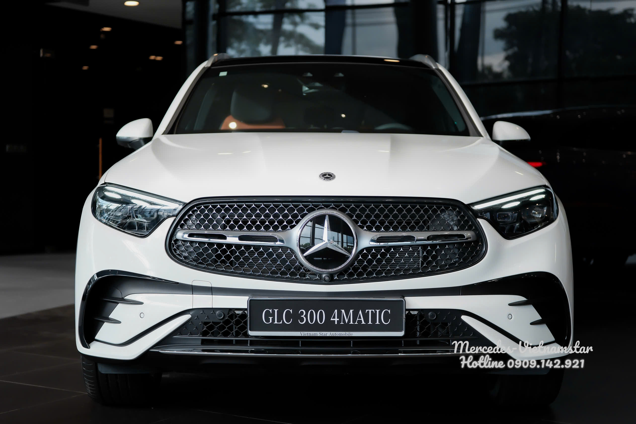 Ngoại thất GLC300 Màu Trắng