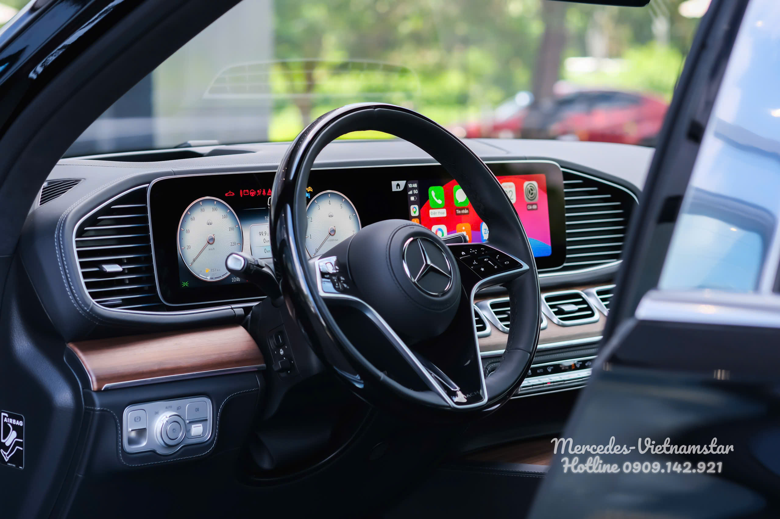 Vô lăng Maybach GLS480 Facelift tích hợp phím điều khiển đa chức năng