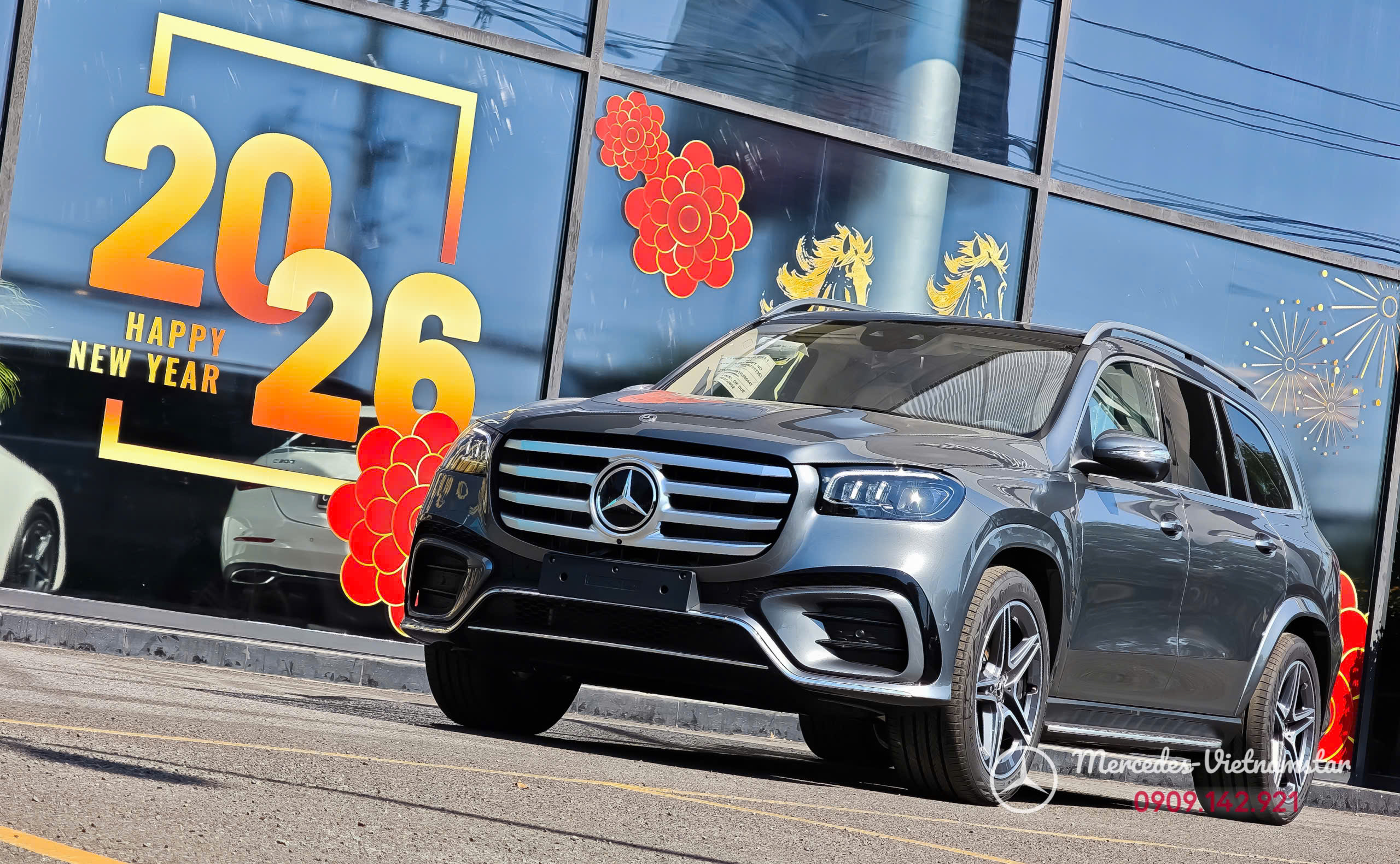 Mercedes GLS 450 màu Xám Selenite - Biểu tượng của sự thành đạt