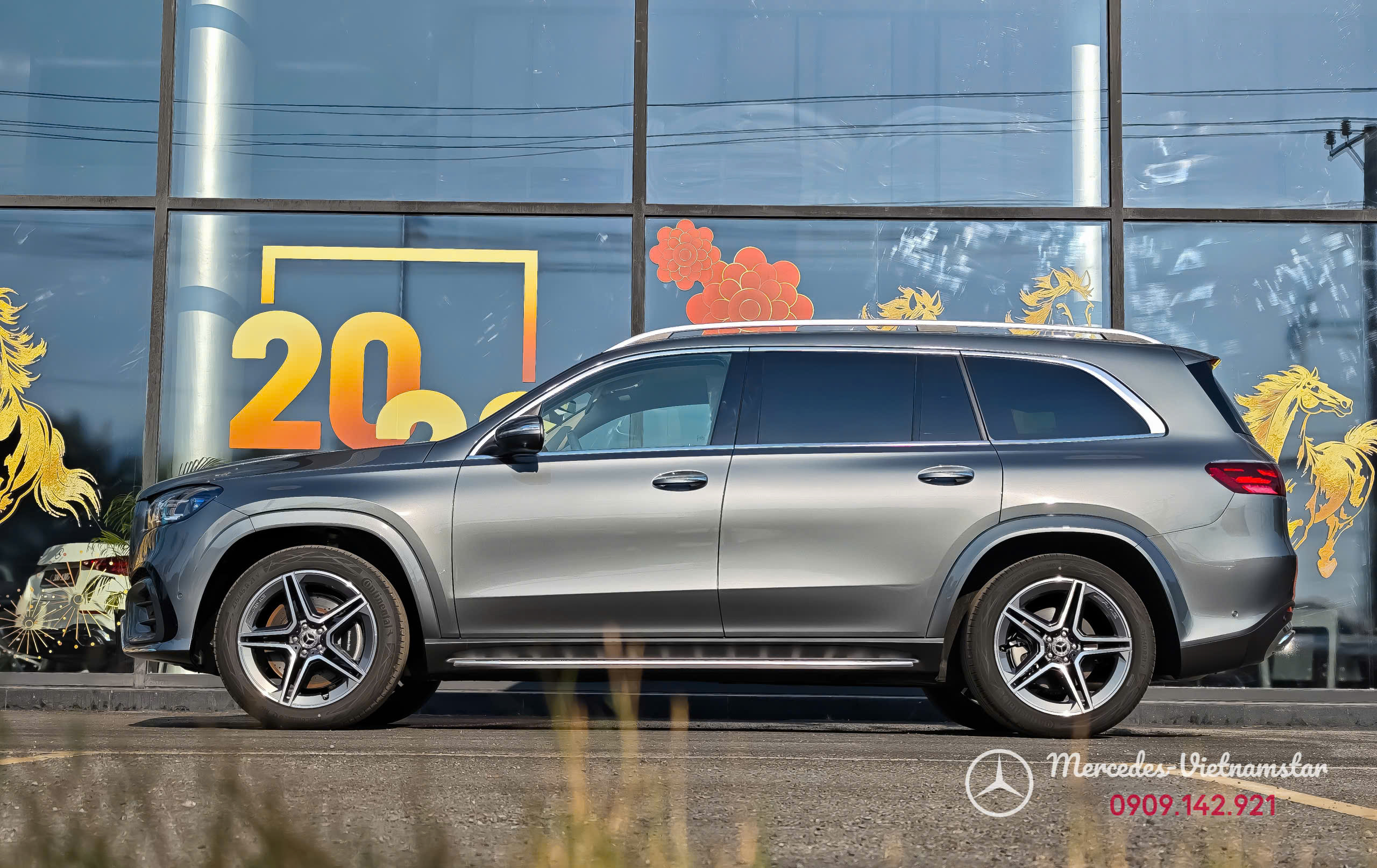 Ưu đãi mua xe Mercedes-Benz GLS 450 4MATIC màu Xám trả góp