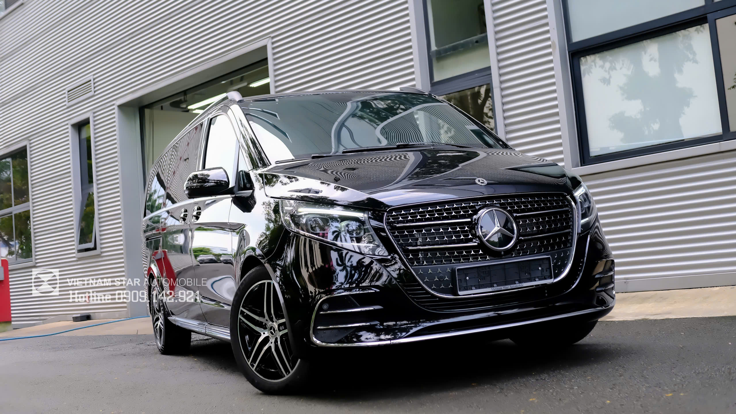 Mercedes-Benz V300 AMG - Ảnh 8