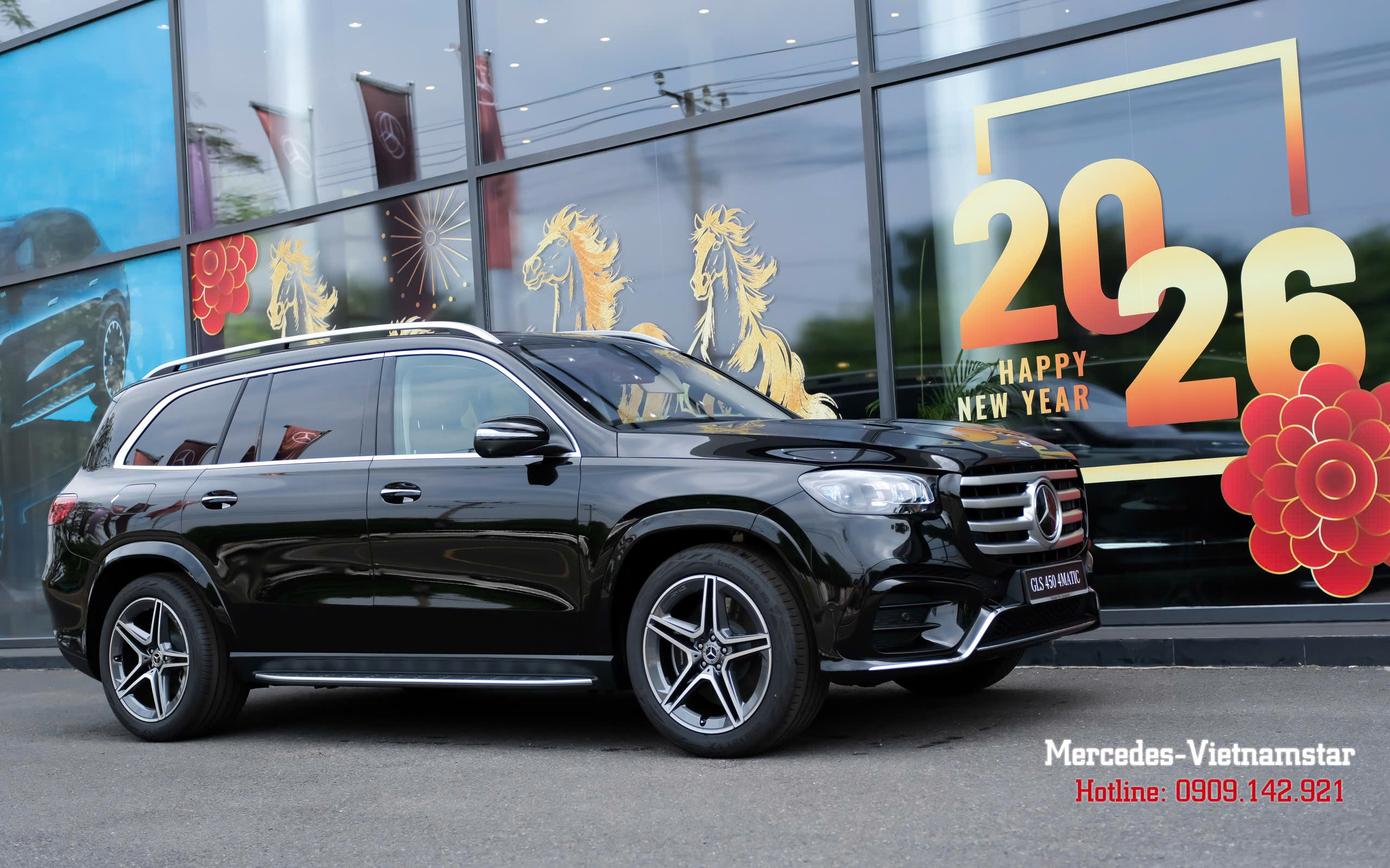 Tổng thể chiếc SUV hạng sang Mercedes GLS450 màu Đen đẳng cấp nhất