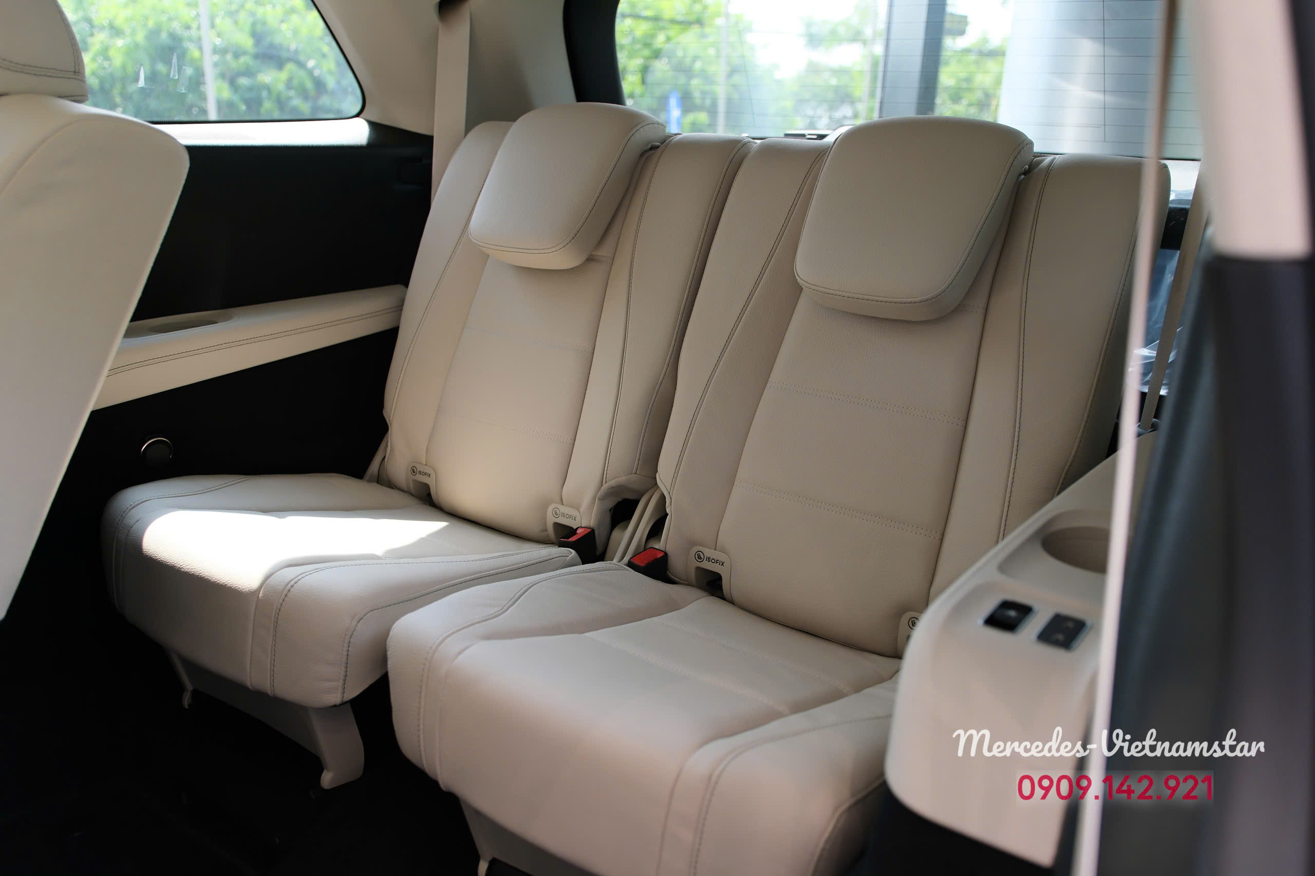 Hàng ghế thứ 3 của Mercedes GLS450 nội thất Be