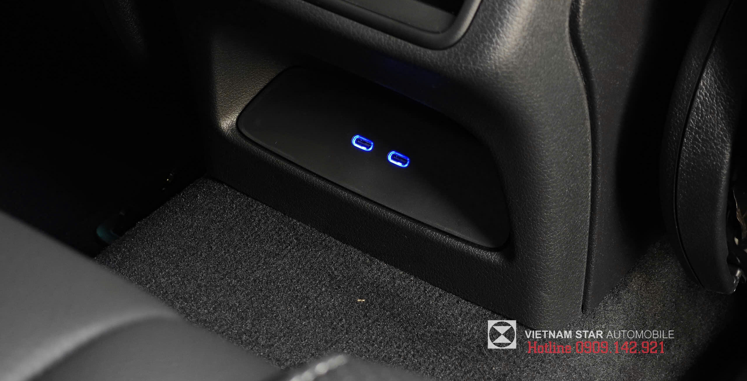 GLC 300 V2 2025 tại Việt Nam