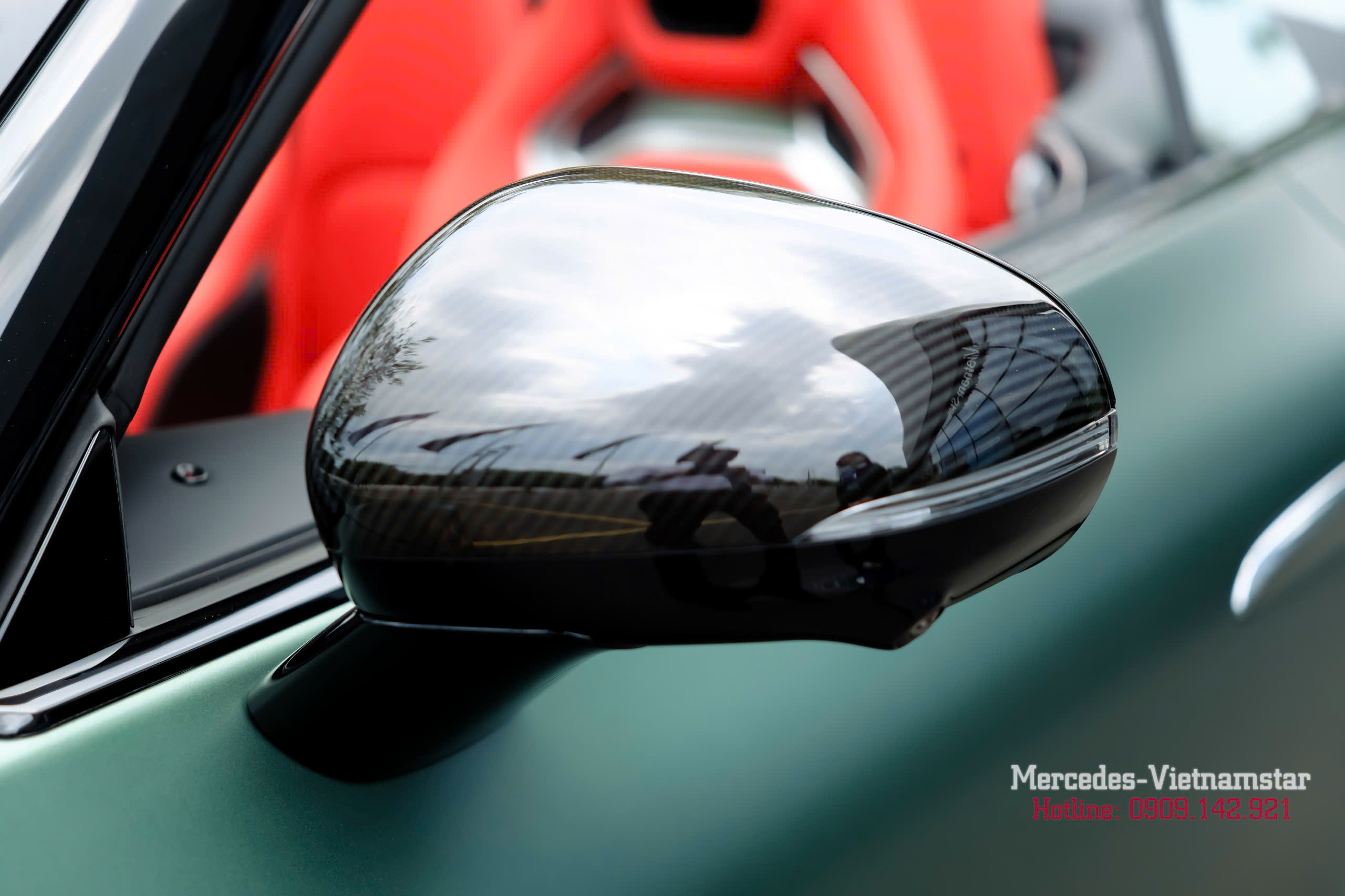 Chi tiết ốp carbon gương chiếu hậu Mercedes-AMG SL63 Ireland Mid Green Magno tăng tính thể thao và giảm trọng lượng ngoại thất Chi tiết ốp carbon gương chiếu hậu Mercedes-AMG SL63 Ireland Mid Green Magno tăng tính thể thao và giảm trọng lượng ngoại thất