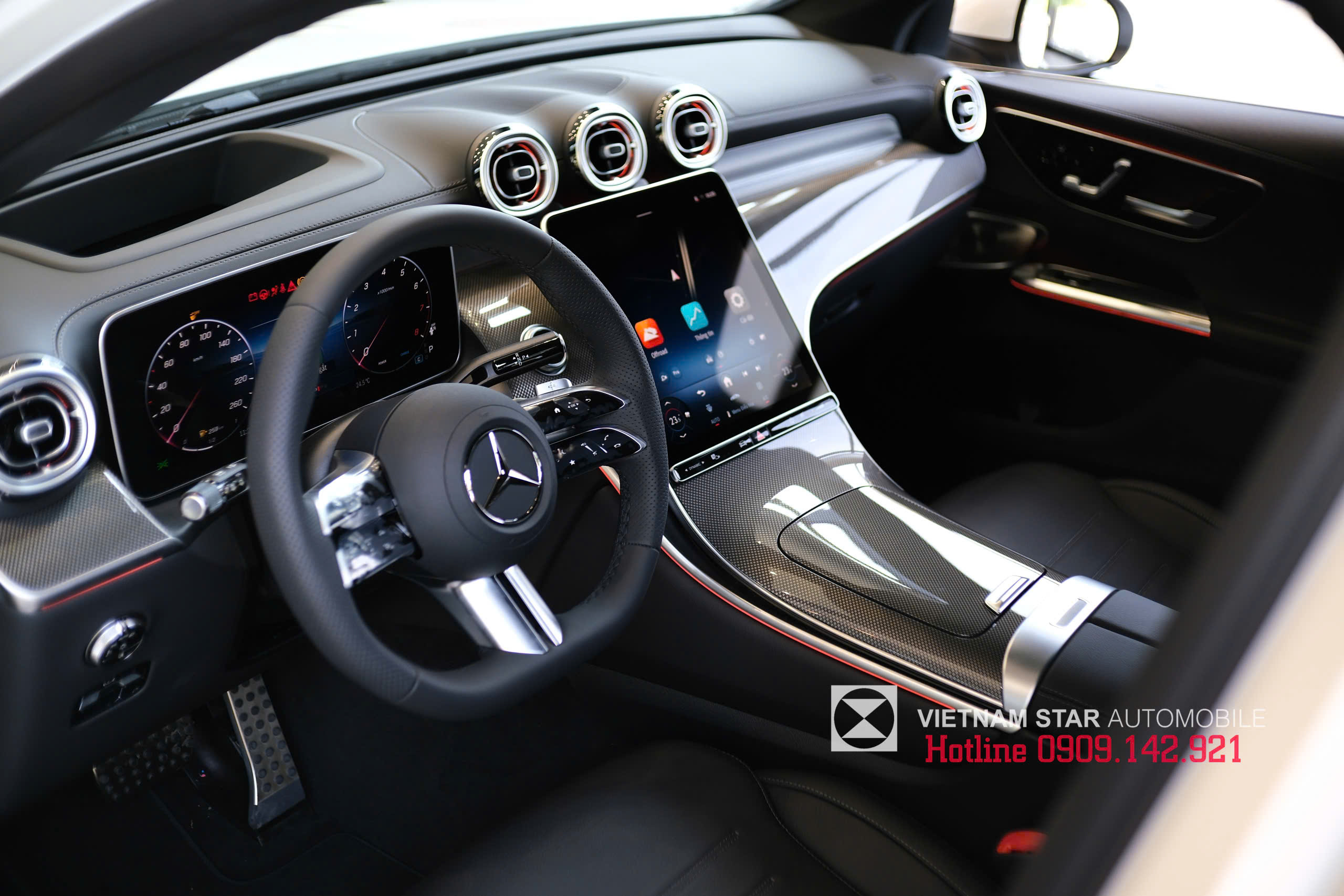 GLC 300 V2 2025 tại Việt Nam