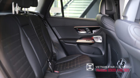 GLC 300 V2 2025 tại Việt Nam