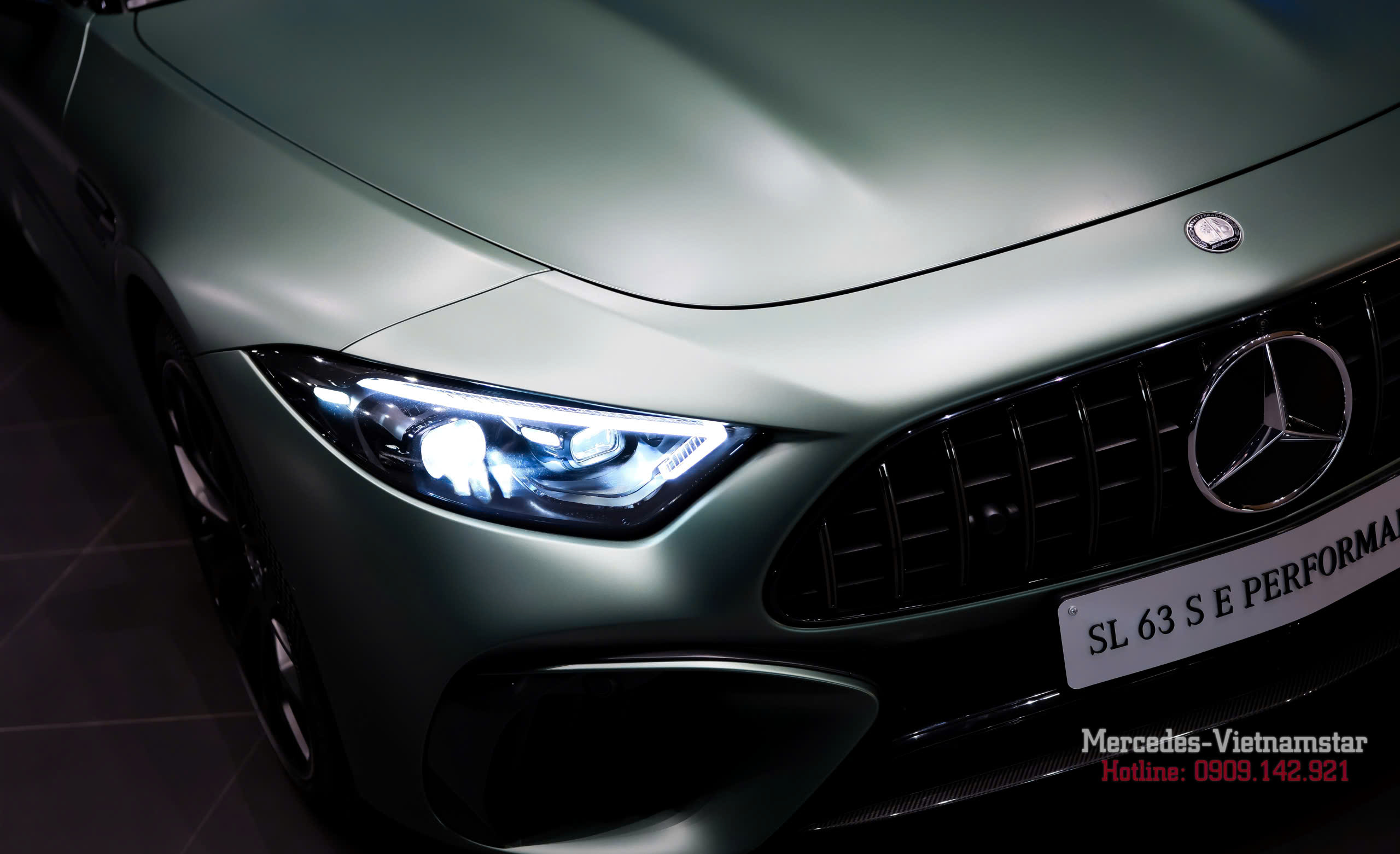 Đèn pha LED AMG SL63 Ireland Mid Green Magno hiện đại và sắc nét