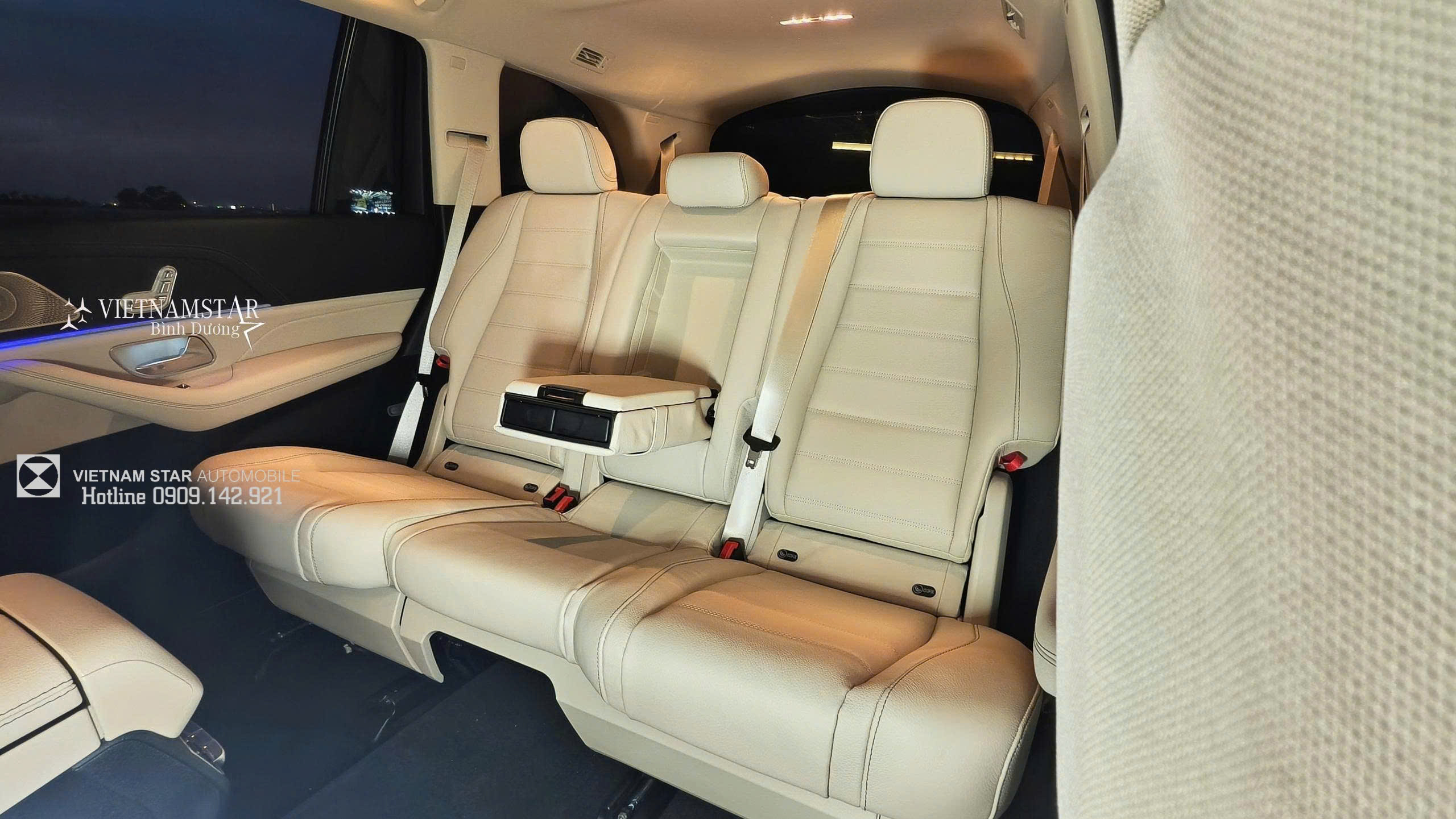 Chi tiết da ghế đục lỗ thông gió màu Be GLS 450