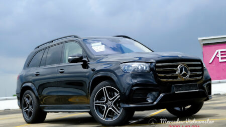 Chi tiết cản trước thể thao trên Mercedes GLS 450 Edition 30 đen