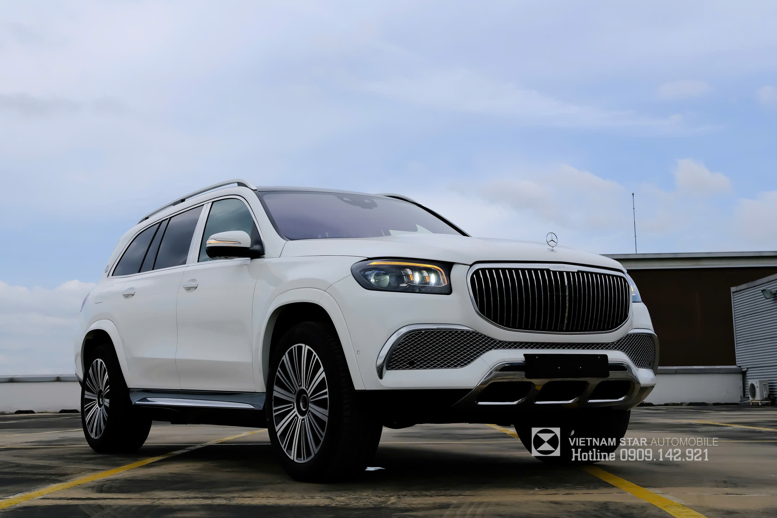Maybach GLS 480 màu trắng tại Thành phố Hồ CHí Minh