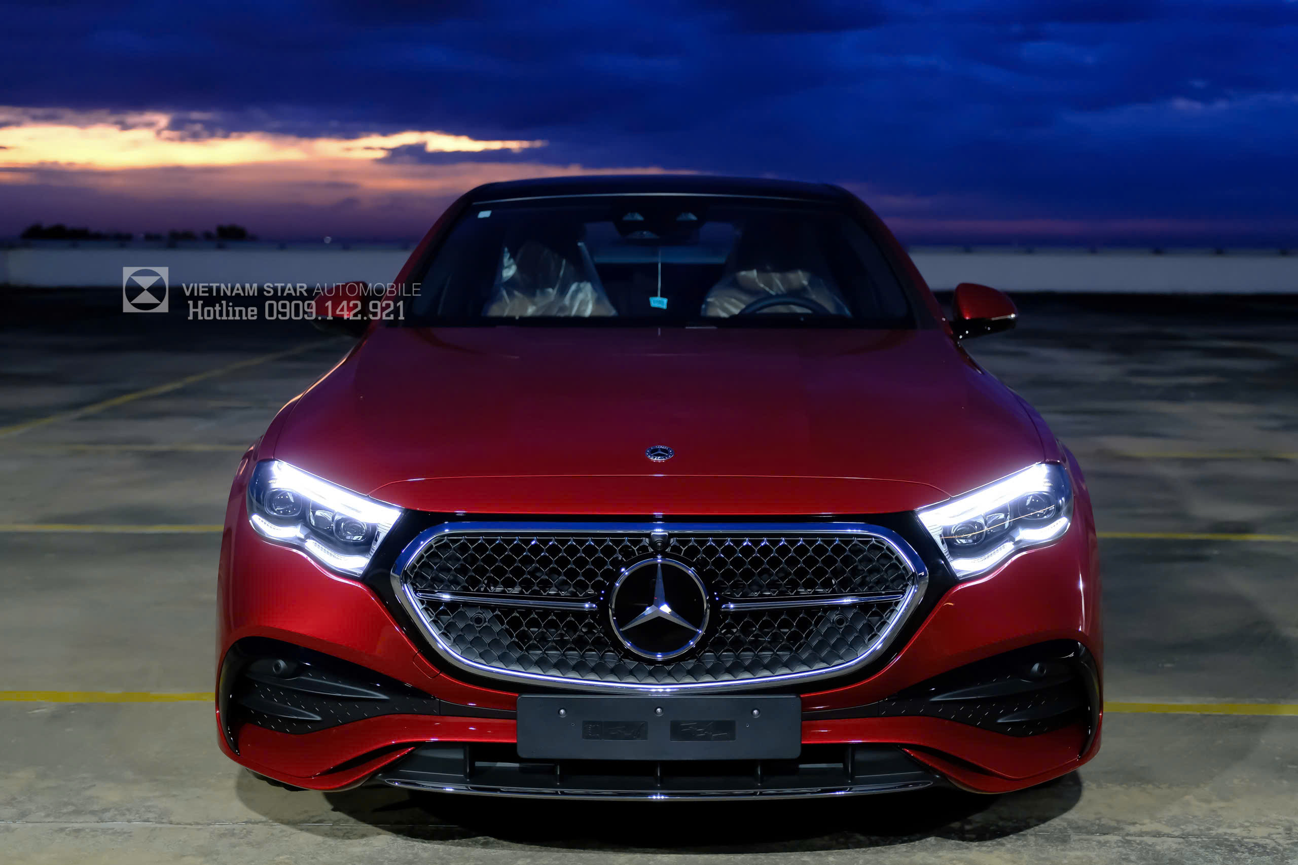 E300 AMG All New màu Đỏ