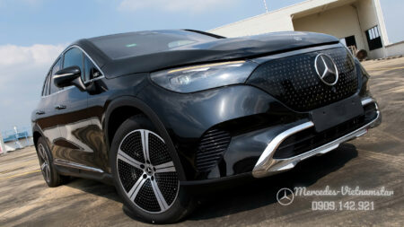 EQE SUV Màu Đen - Biểu tượng xe điện thế hệ mới