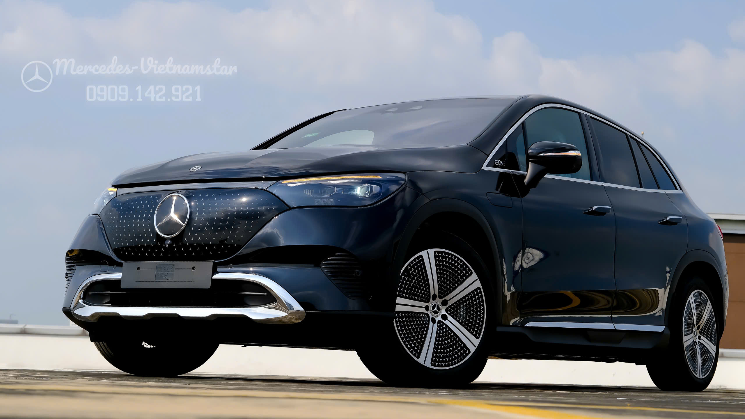 EQE 500 SUV Màu Đen EQE 500 SUV Màu Đen