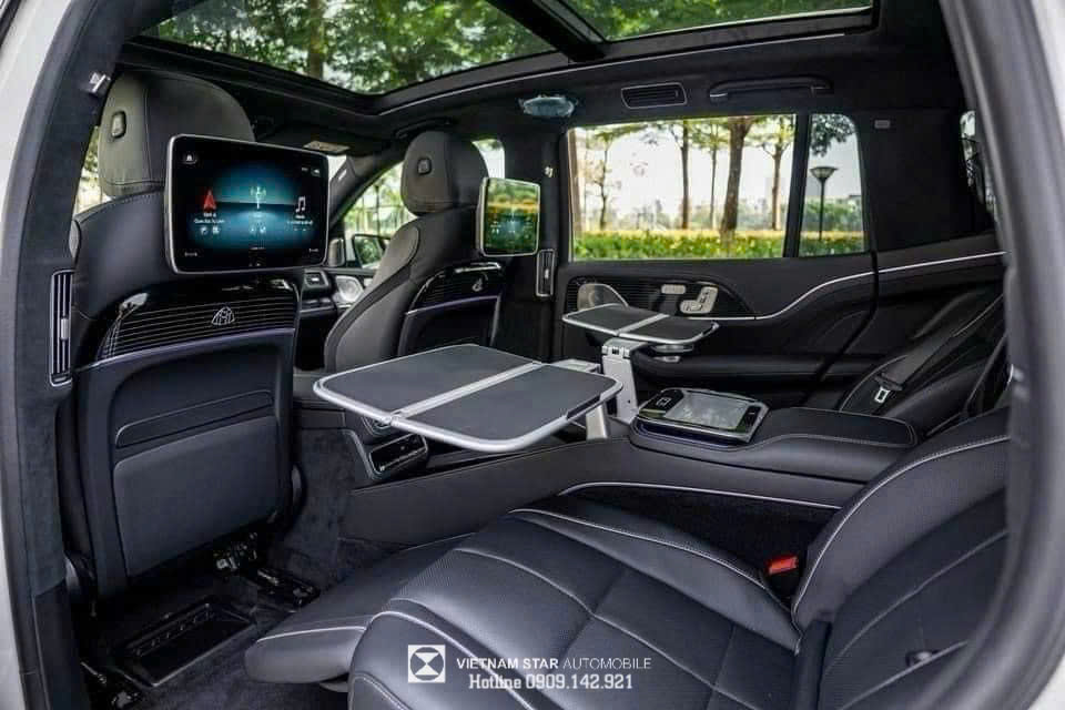 Tổng thể nội thất Maybach GLS 480 màu Đen, thể hiện sự tinh tế và đẳng cấp