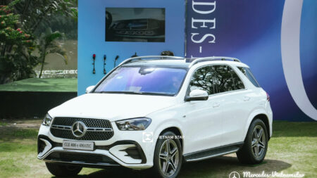 Ngoại thất xe Mercedes GLE 400 e 4MATIC 2025 màu Trắng Polar sang trọng