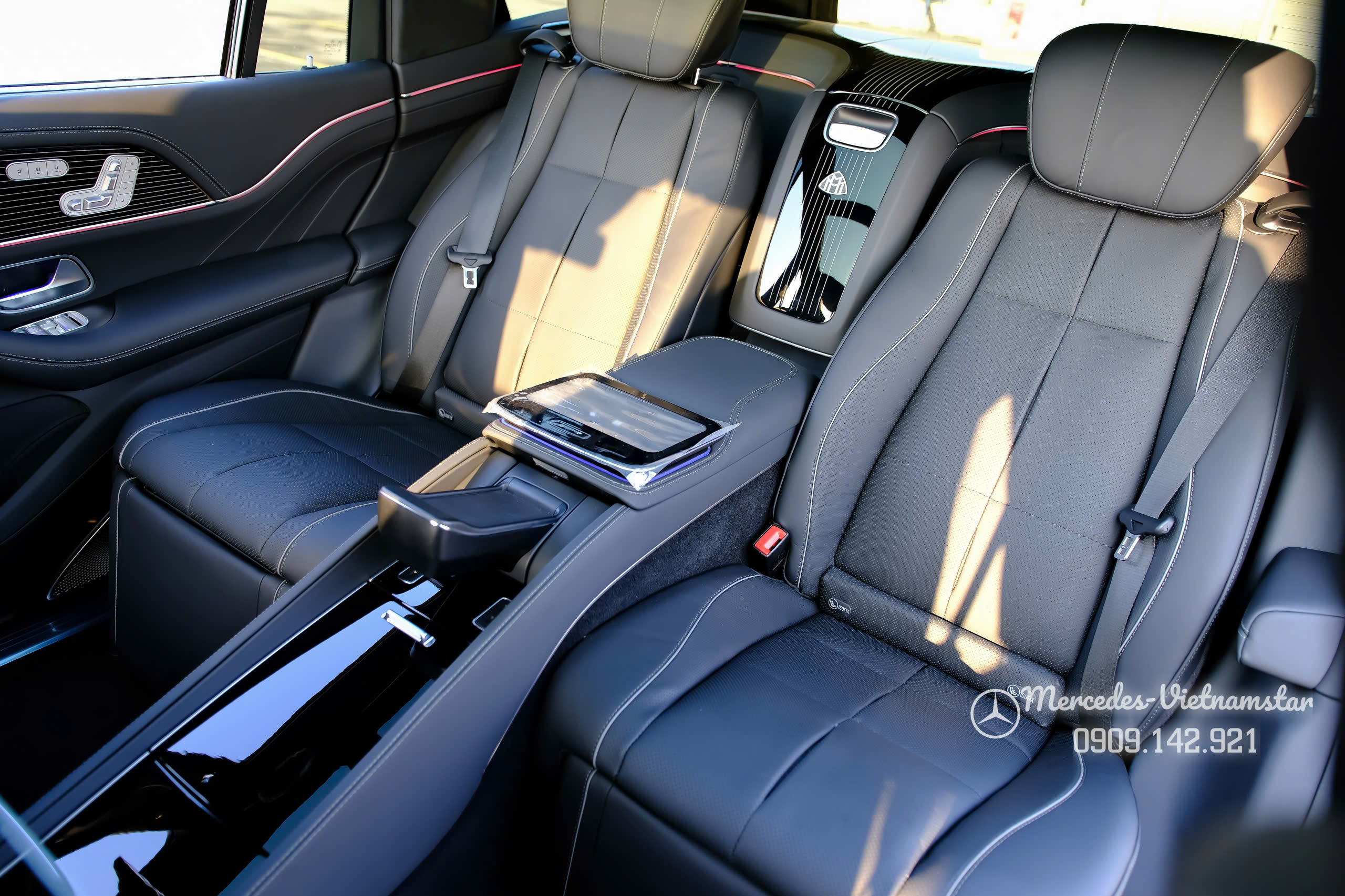Nội thất Maybach GLS 480 Màu Đen (Da Nappa Đen) siêu sang.