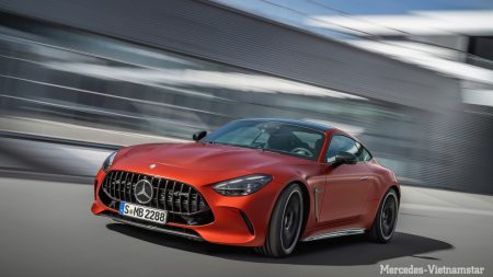 Cận cảnh ngoại thất xe Mercedes-AMG GT63 2 cửa hiệu năng cao.