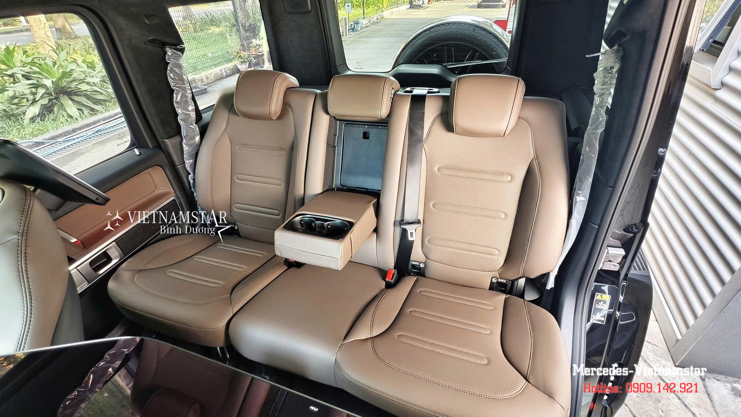 Chất liệu da Nappa màu đen sang trọng trong nội thất G580.