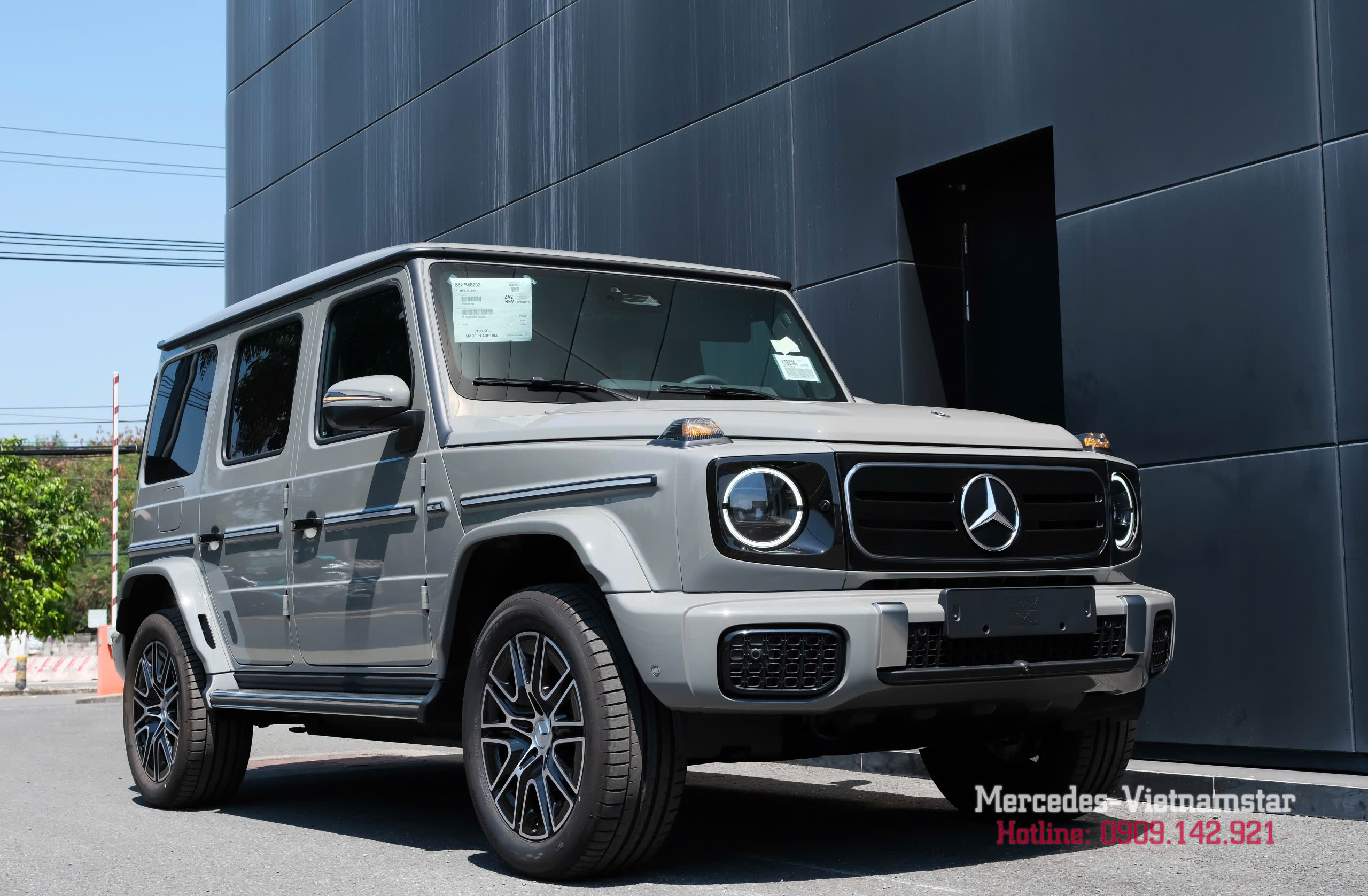 Mercedes G580 màu Xám Classic Grey sang trọng