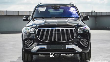 Đầu xe Mercedes Maybach GLS 480 Facelift màu đen với lưới tản nhiệt chrome đặc trưng