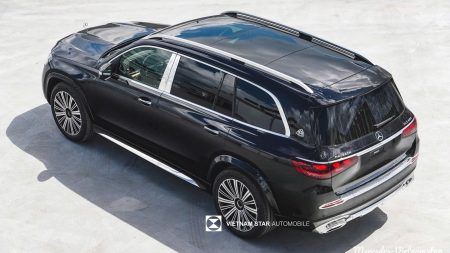 Góc ngang xe sang Mercedes Maybach GLS 480 Facelift màu đen với mâm xe độc quyền