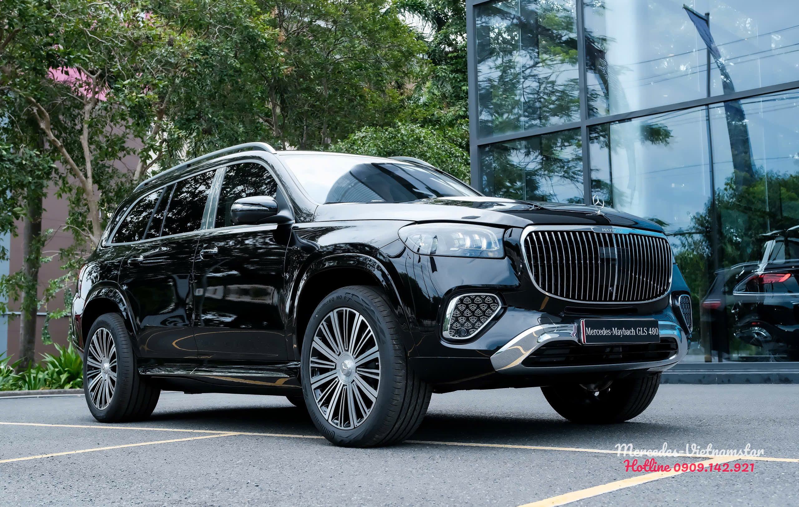 ngoại thất màu đen sang trọng của mercedes benz gls 480 facelift