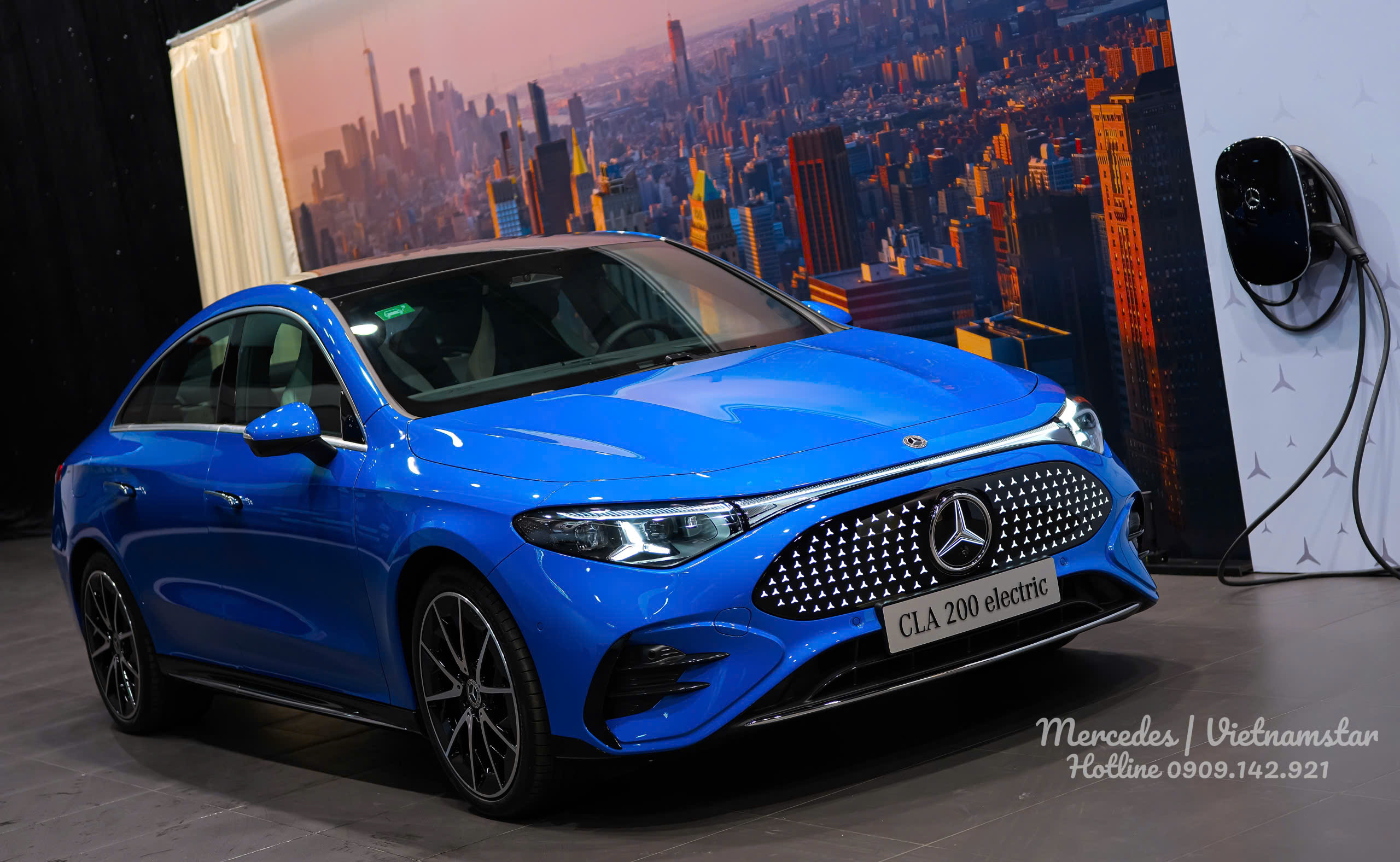 Ngoại thất xe CLA200 thuần điện phiên bản AMG Line thể thao