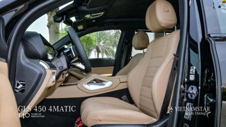 Khoang hành khách trên Mercedes GLS450 Edition 140 Year