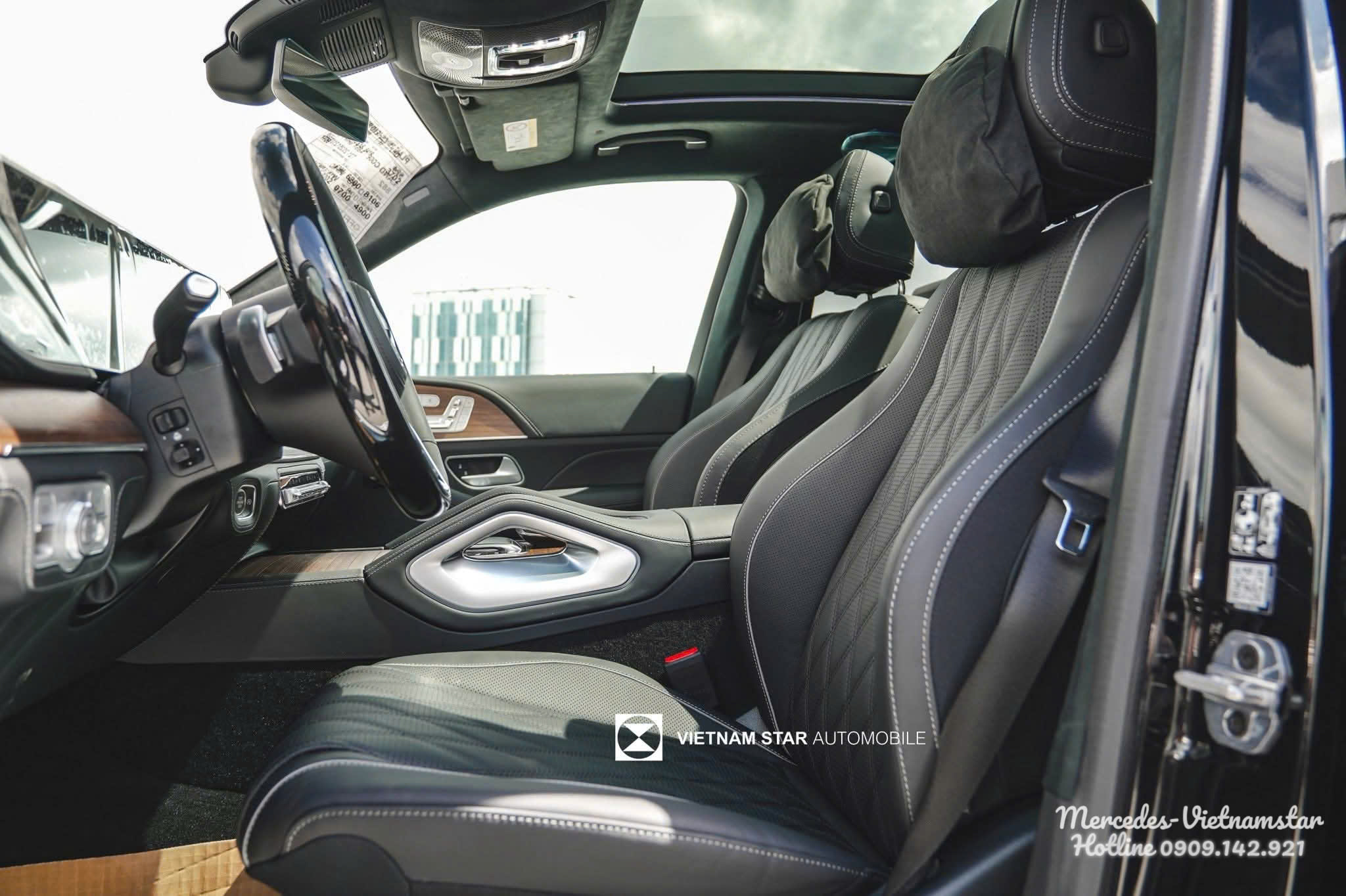 Không gian nội thất đẳng cấp tràn ngập công nghệ trên Maybach GLS 480 Facelift