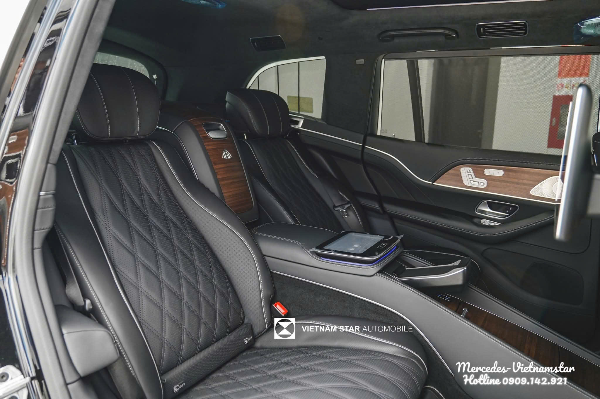 "Hàng ghế thương gia phía sau độc bản First-Class trên dòng xe Maybach GLS480"