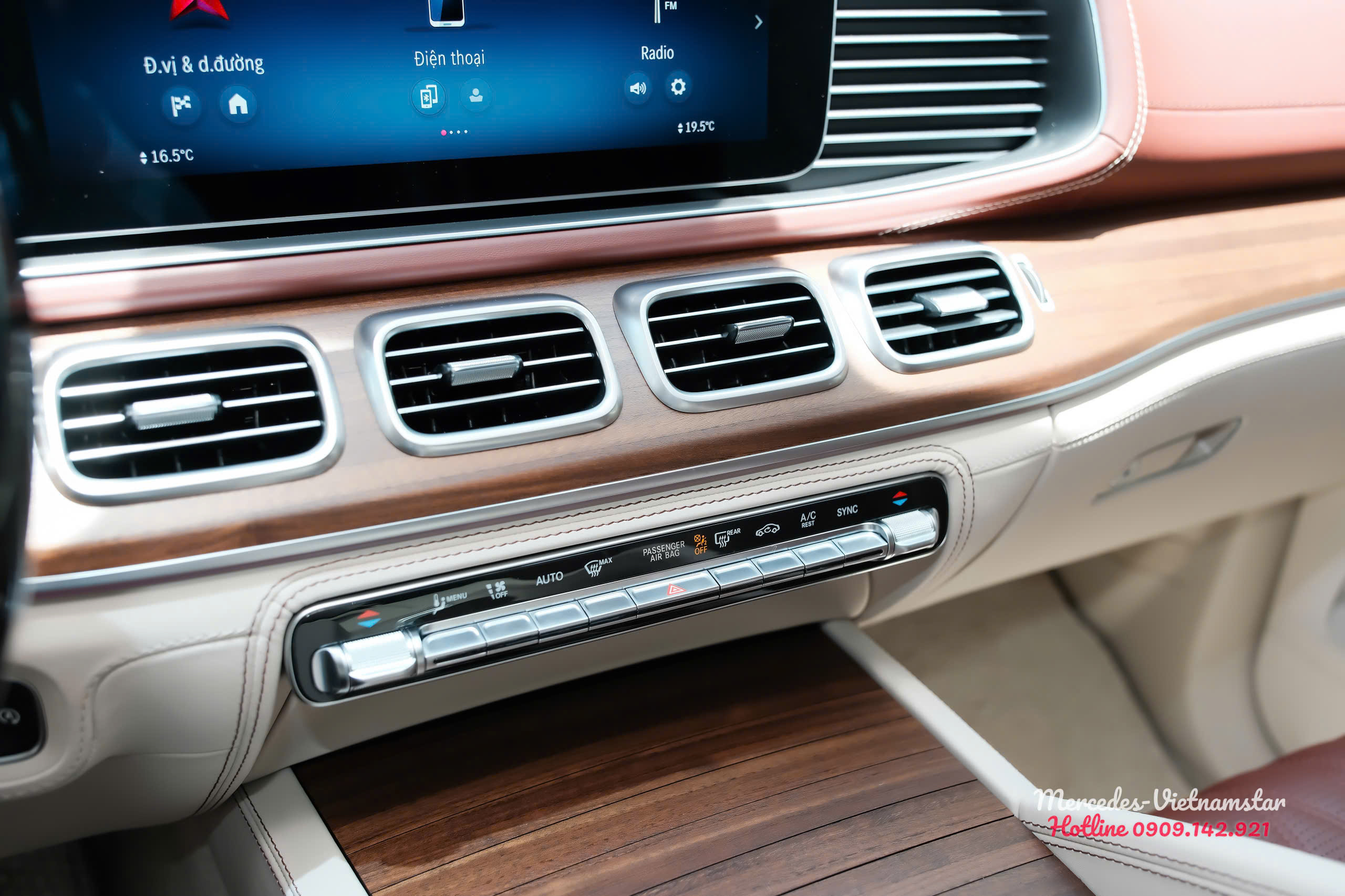 Cụm phím điều khiển hệ thống điều hòa trên Maybach GLS480 Facelift