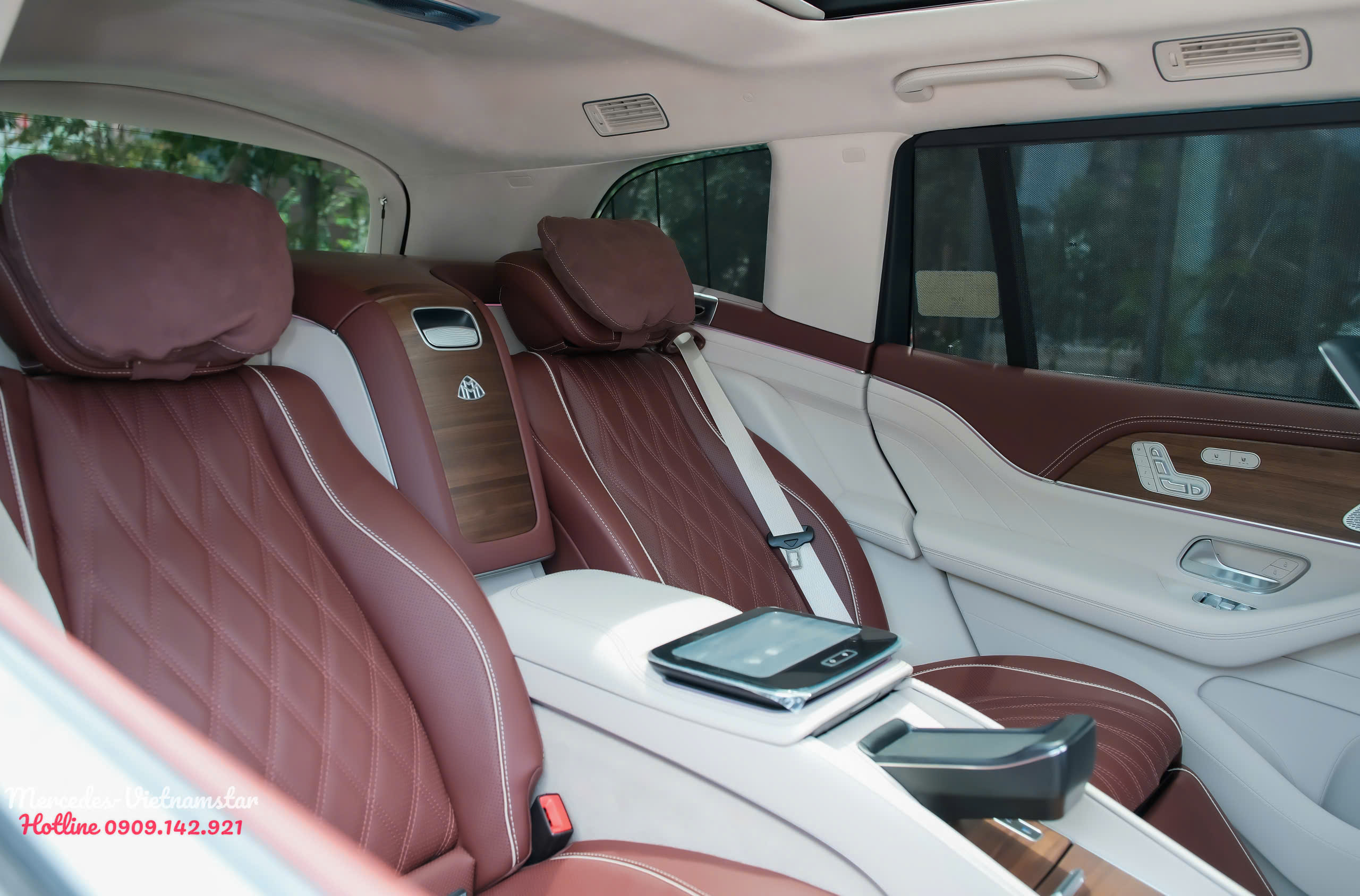 Ghế thương gia Maybach GLS480 ngả 43.5 độ bọc da Nappa màu nâu cao cấp