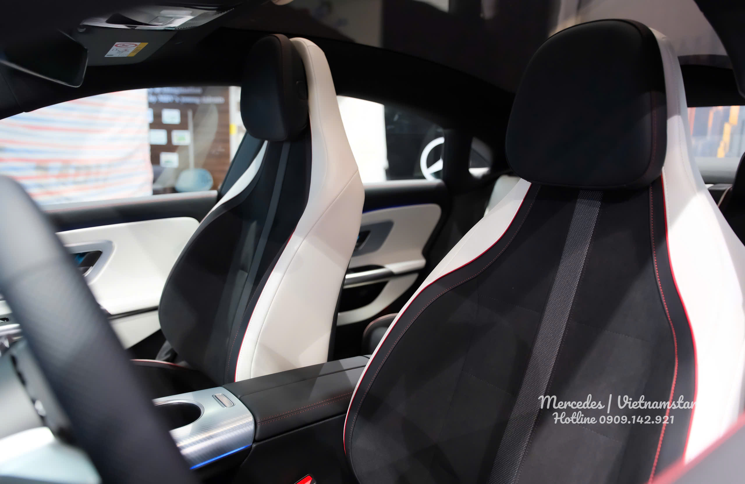 Ghế thể thao AMG Line bọc da ARTICO cao cấp xe CLA200 EV