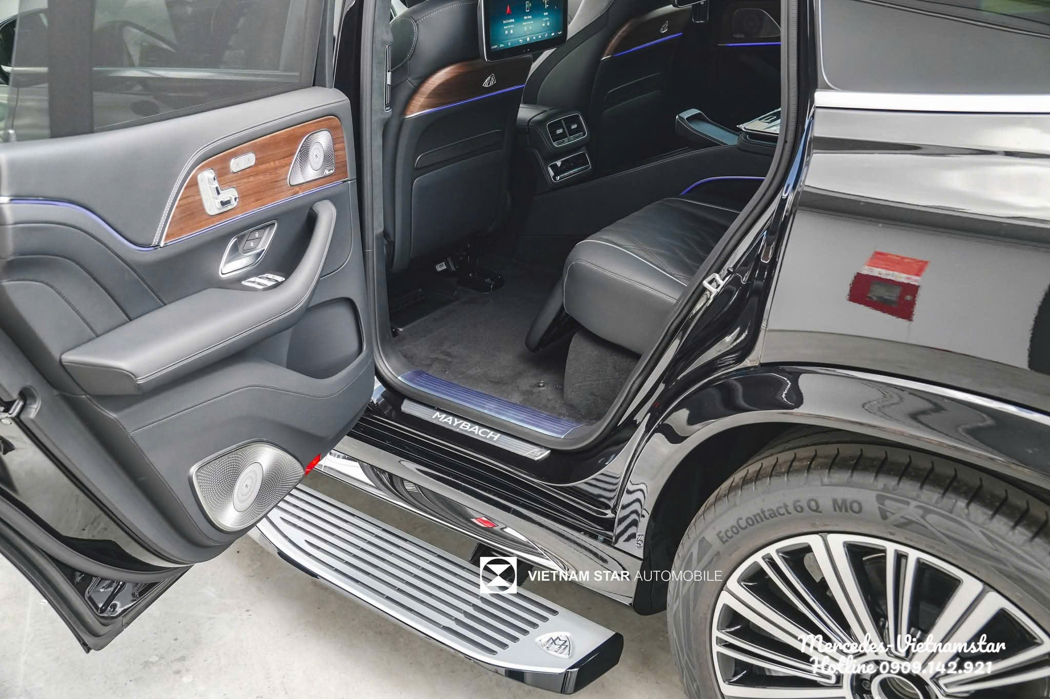 Bệ bước điện trên Maybach GLS480 Facelift